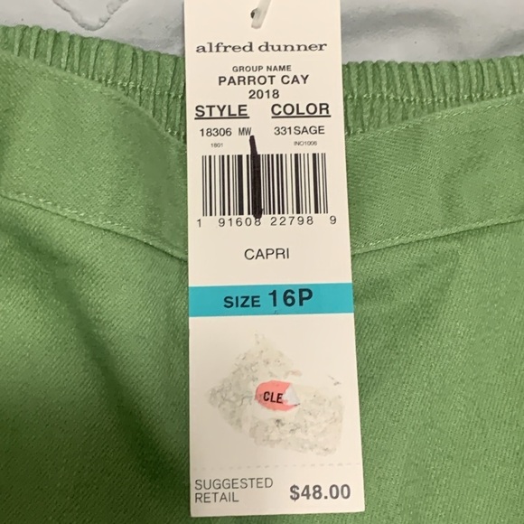 Women’s Alfred Dunner Classic Fit Green Capri Size 16P NEW WITH TAGS - Picture 5 of 7